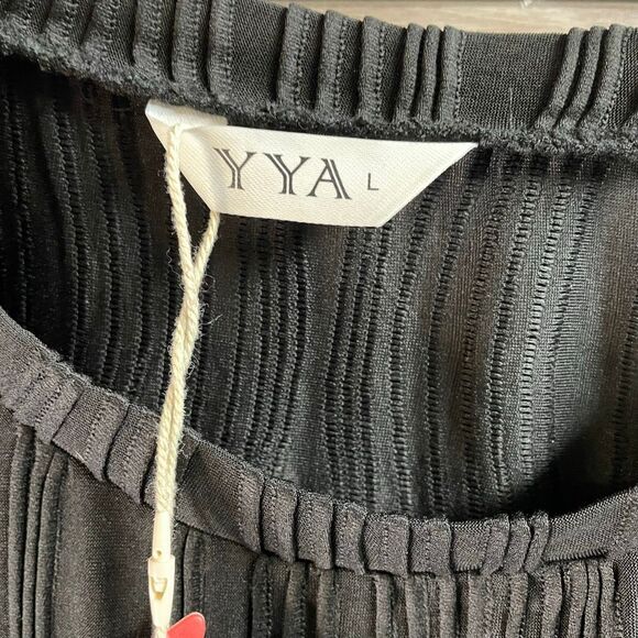 NWT YYA Women’s Black Rippled Texture Material Shift Dress Size Med Cap Sleeve - Picture 6 of 9